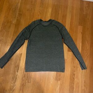 LuluLemon Athletic Long Sleeve T Shirt Size M
